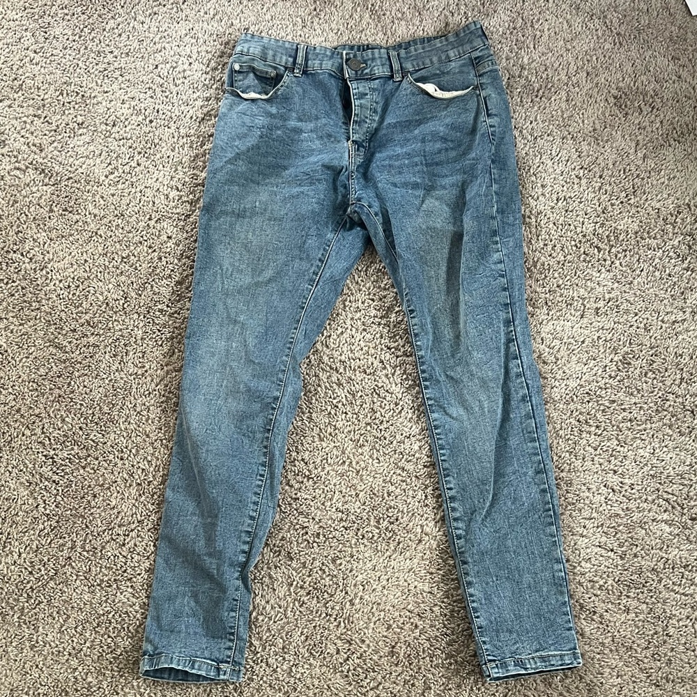 Boohoo man light blue jeans